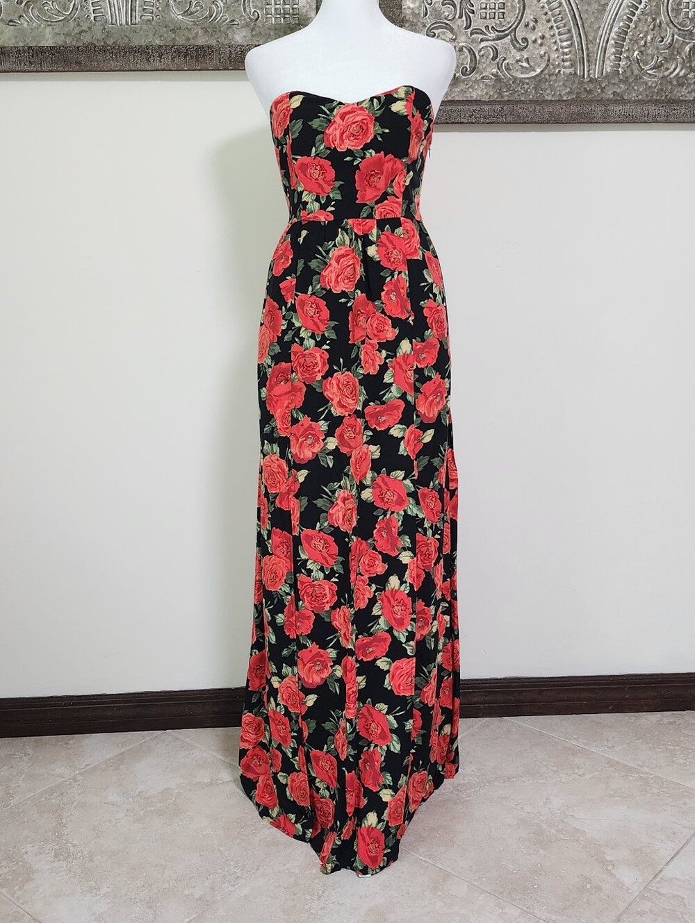 Forever 21 Red Roses Romantic Strapless Sweetheart Neckline Maxi Dress Medium